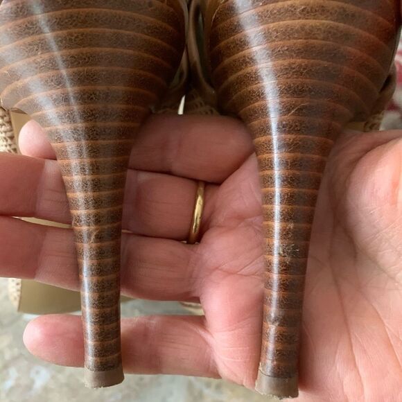MarTochi beige mesh high heel sandals, great shape, worn 2 times, size 9 - Picture 6 of 8